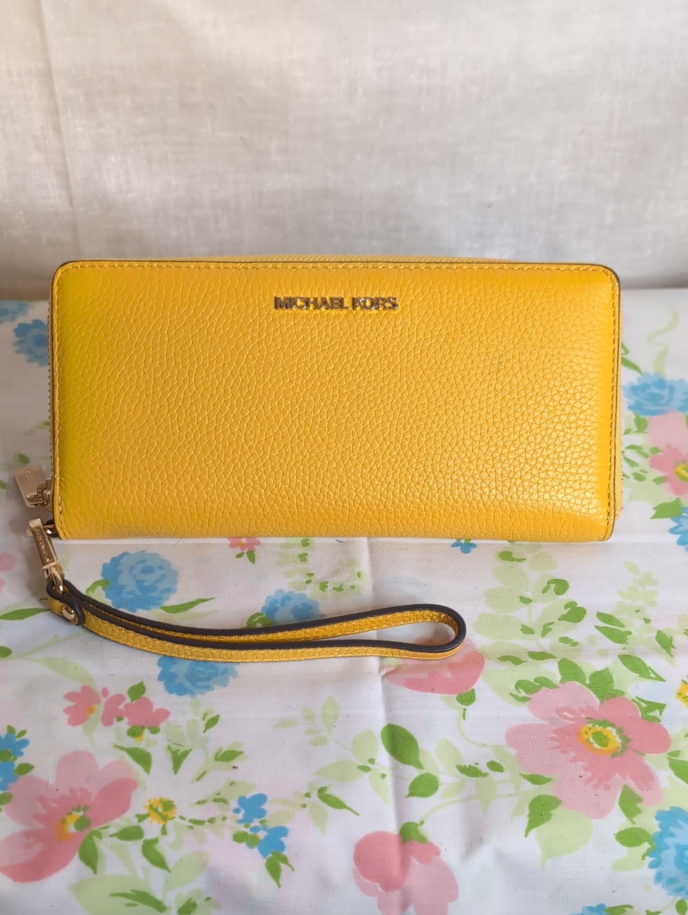 Michael Kors Jet Set Wristlet Large Wallet 'Gold'